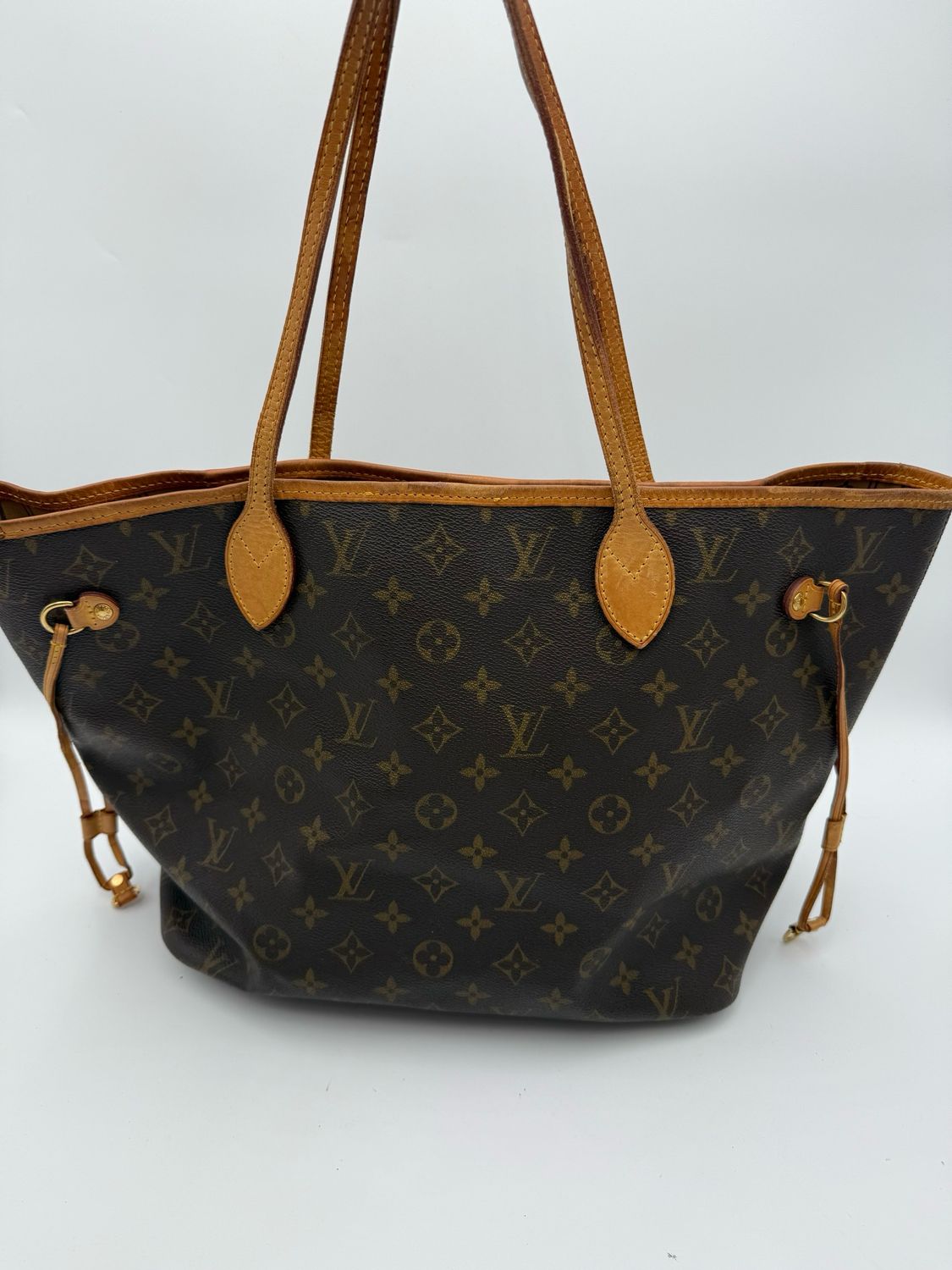 Louis Vuitton Neverfull MM Tote