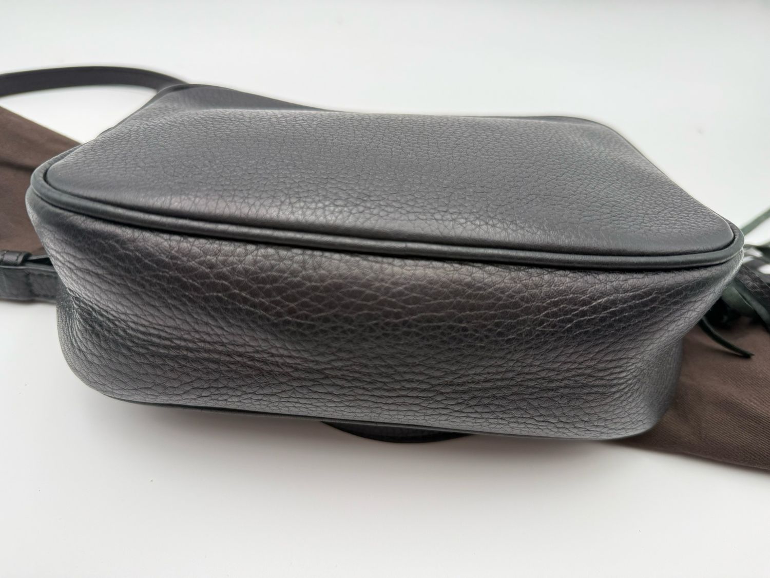 Gucci Soho Camera Bag Pebbled Leather Crossbody Sling Bag Small