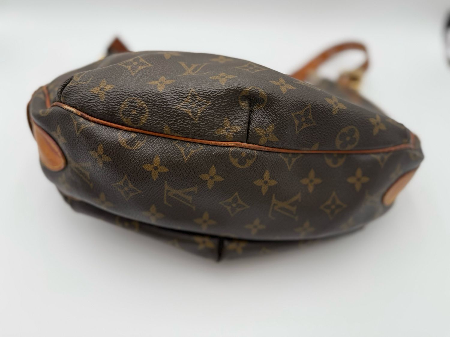 Louis Vuitton Monogram Tulum GM