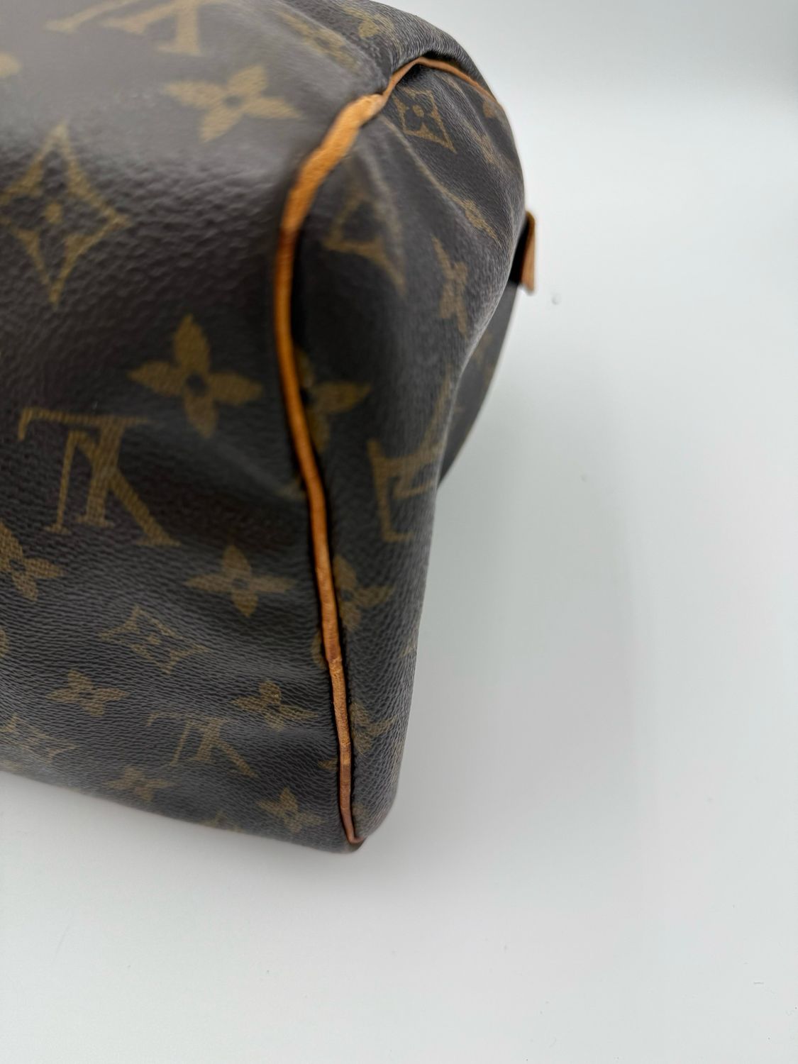 Louis Vuitton Monogram Speedy 30 Satchel Handbag Top Handle