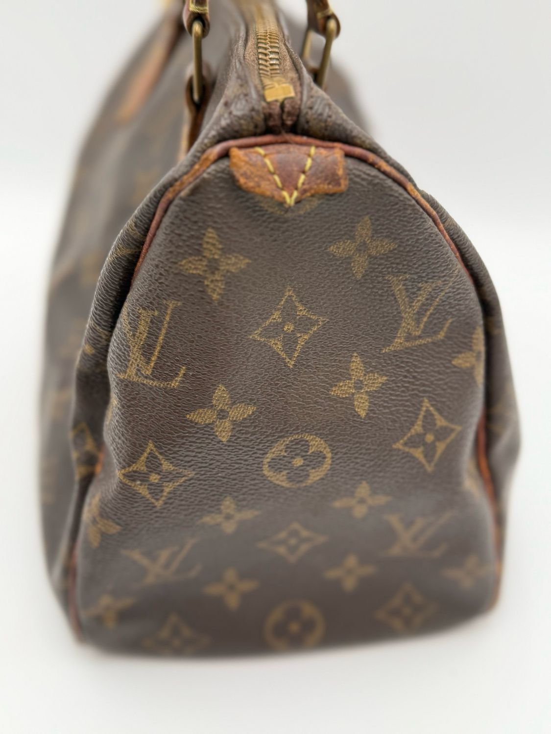 Loui Vuitton Speedy 25 Monogram Satchel