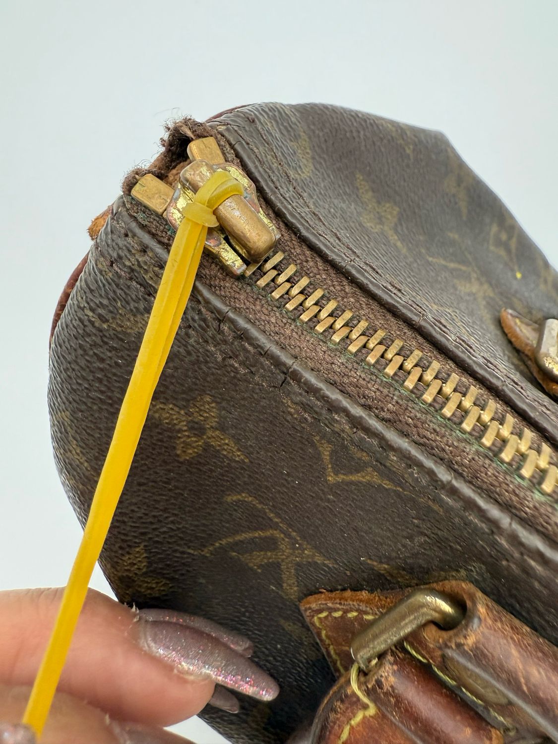 Loui Vuitton Speedy 25 Monogram Satchel
