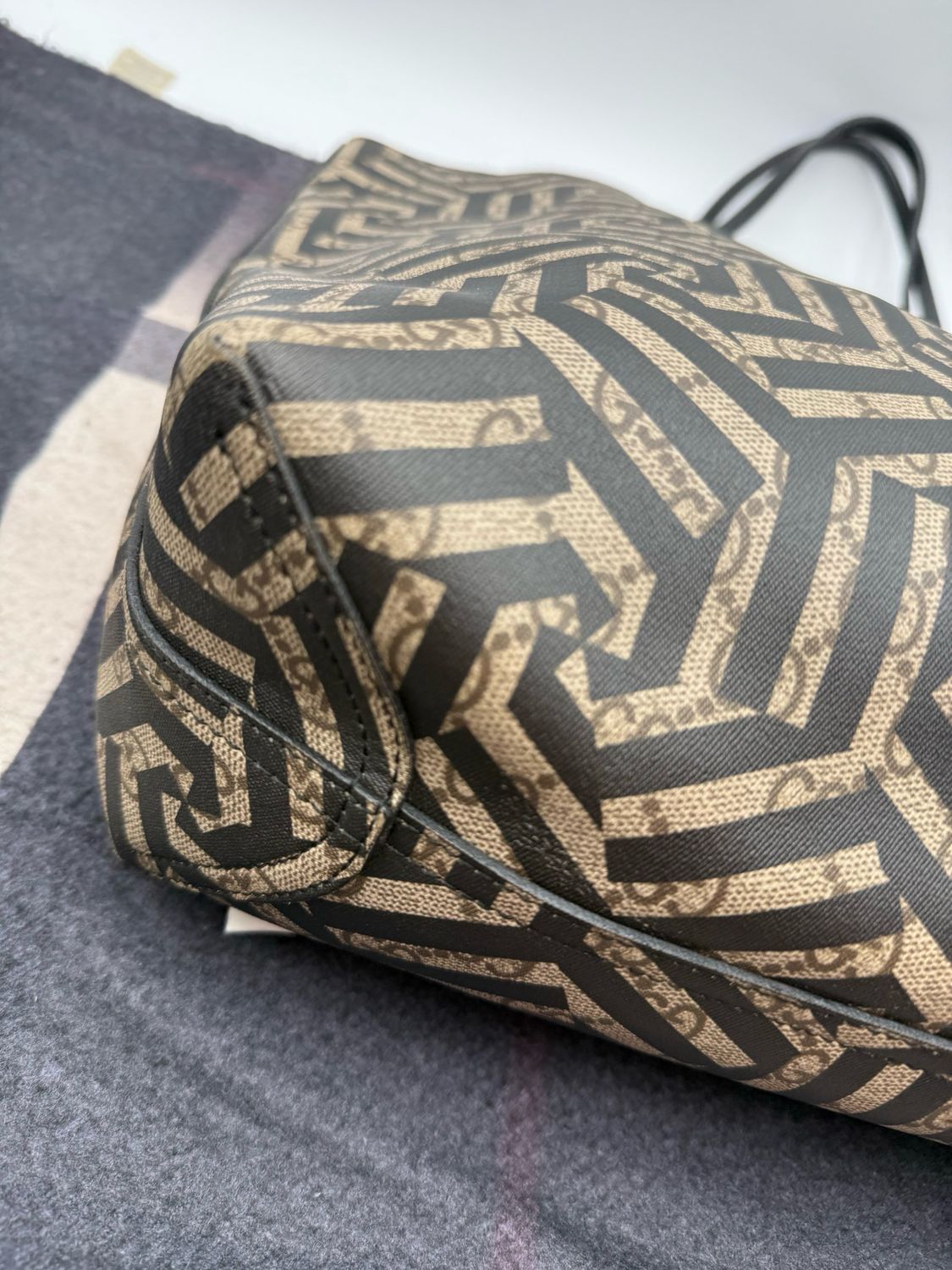 Gucci Supreme Canvas Caleido Medium Tote Shoulder