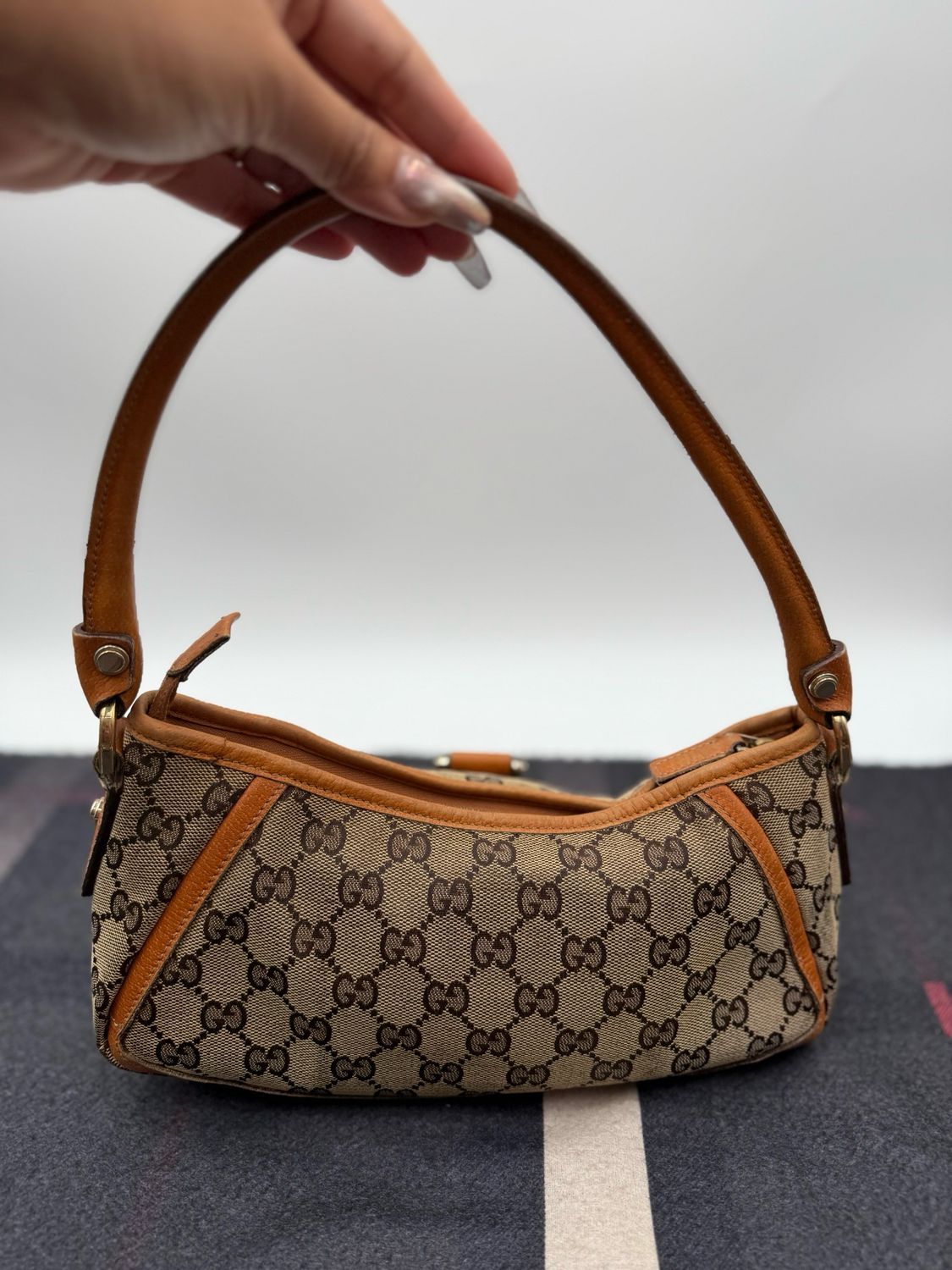 Gucci Abbey Pochette Hobo Shoulder Bag Zipper