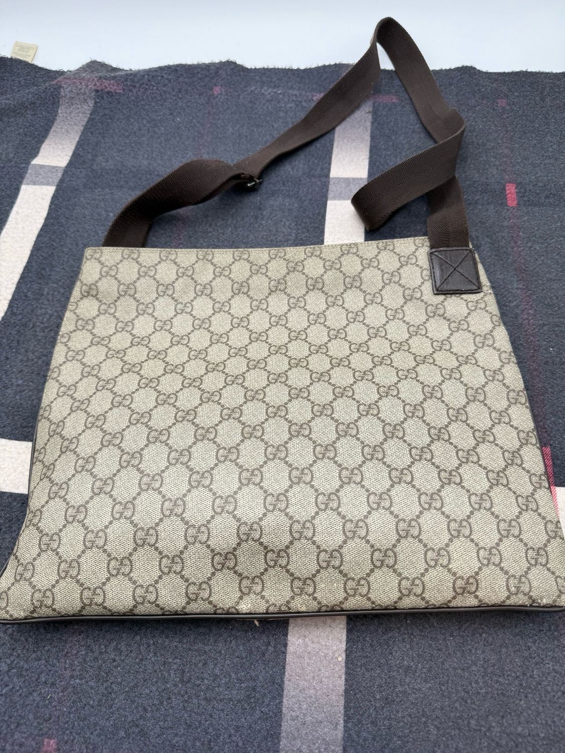 Gucci Flat Messenger Supreme Crossbody