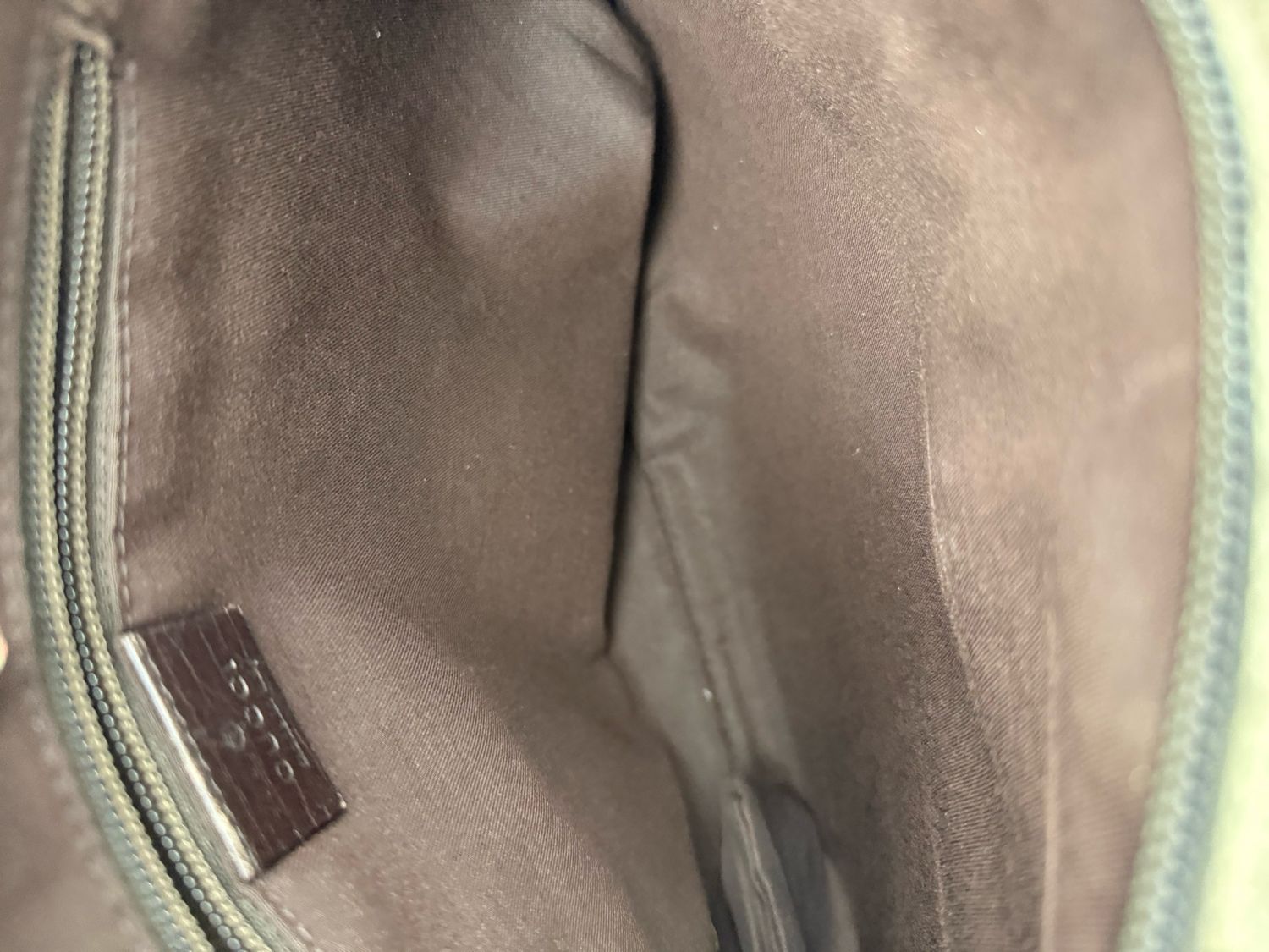 Gucci Flat Messenger Supreme Crossbody