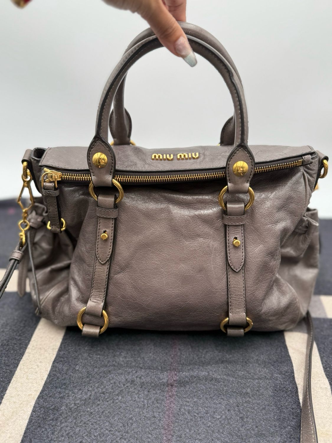 Miumiu Vitello Daino Drawstring Crossbody Messenger