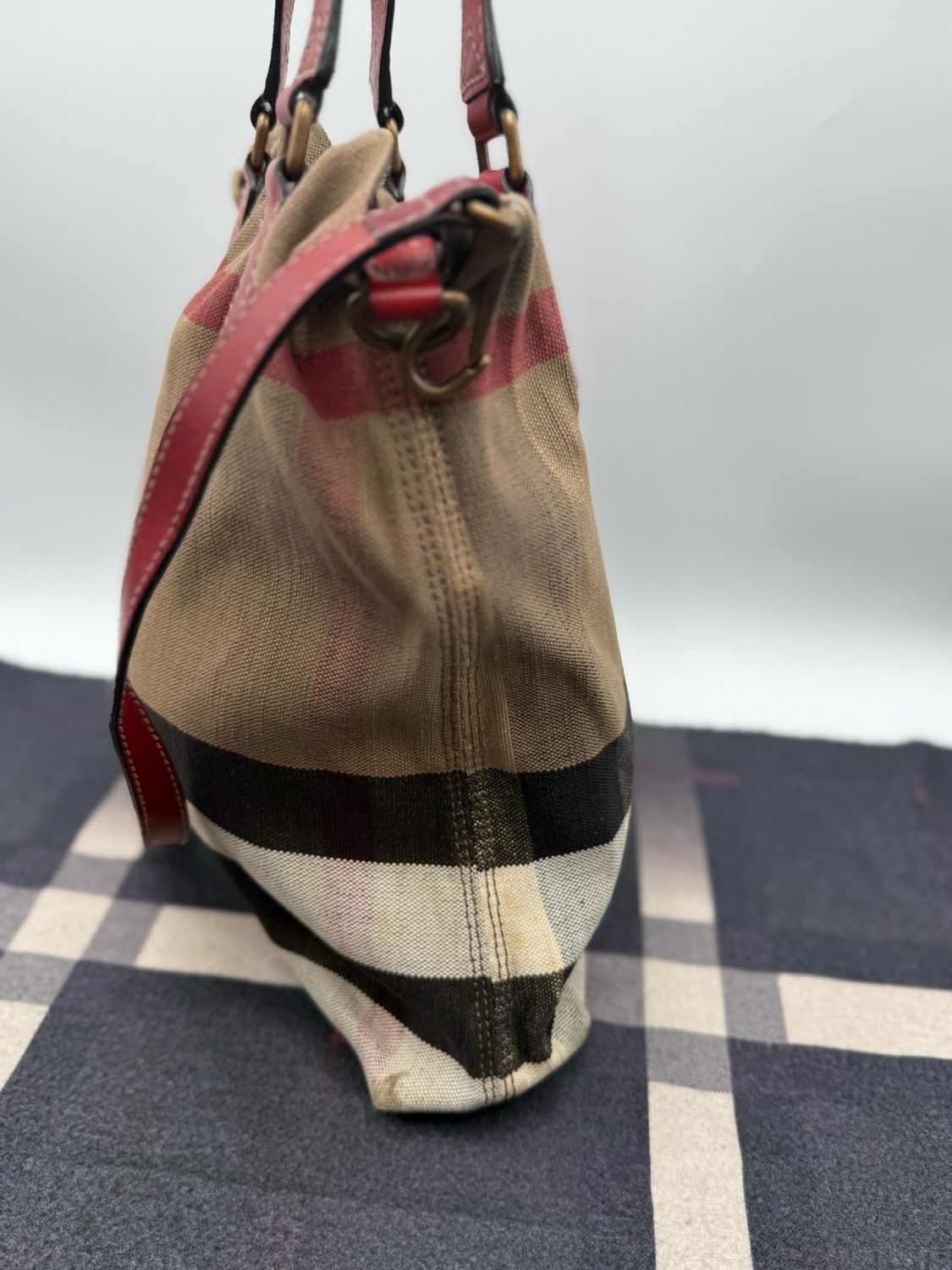 Burberry Canvas Mega Check Medium Tottenham Britt