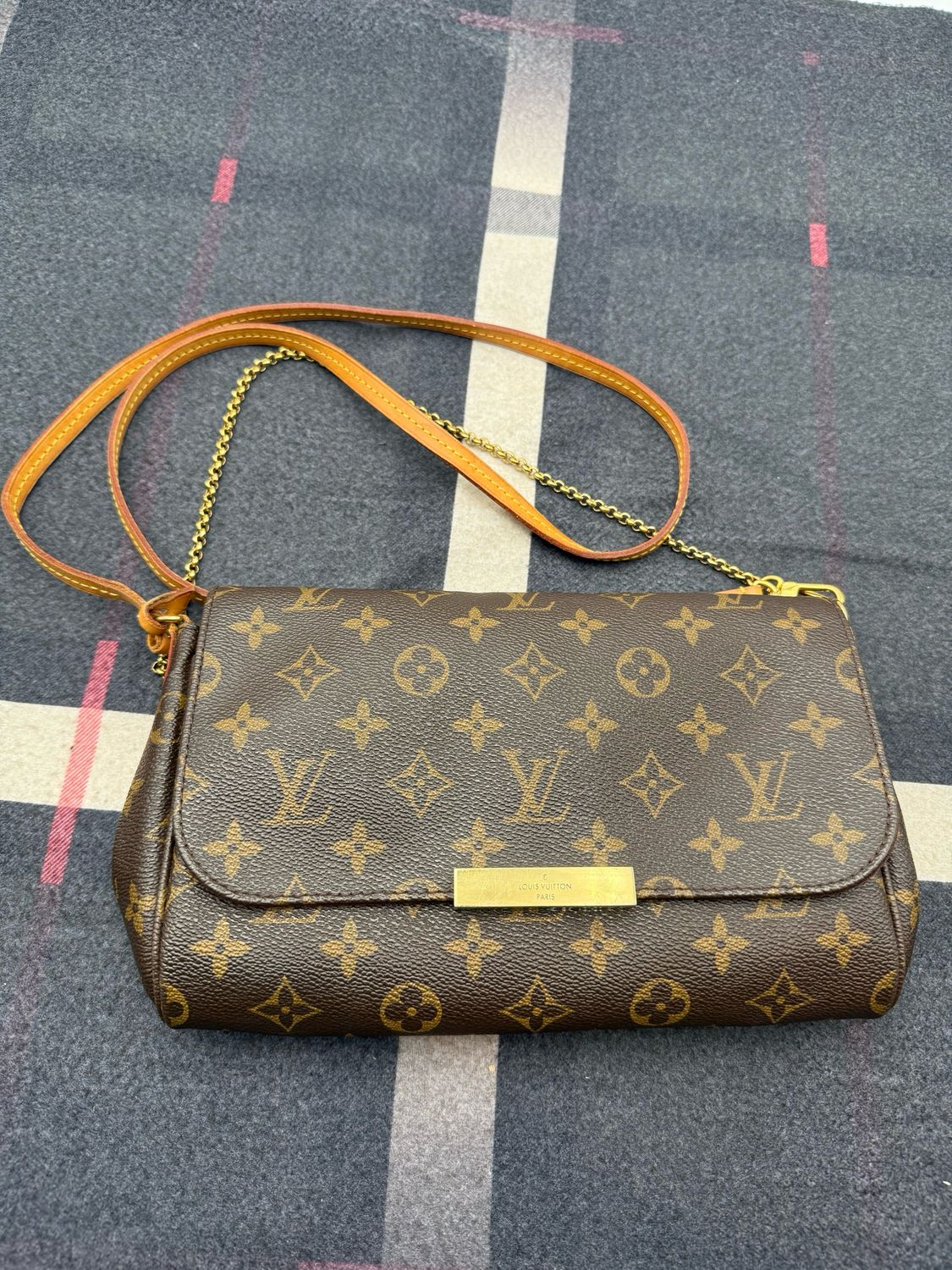 Louis Vuitton Monogram Favorite Mm Crossbody Flap Messenger