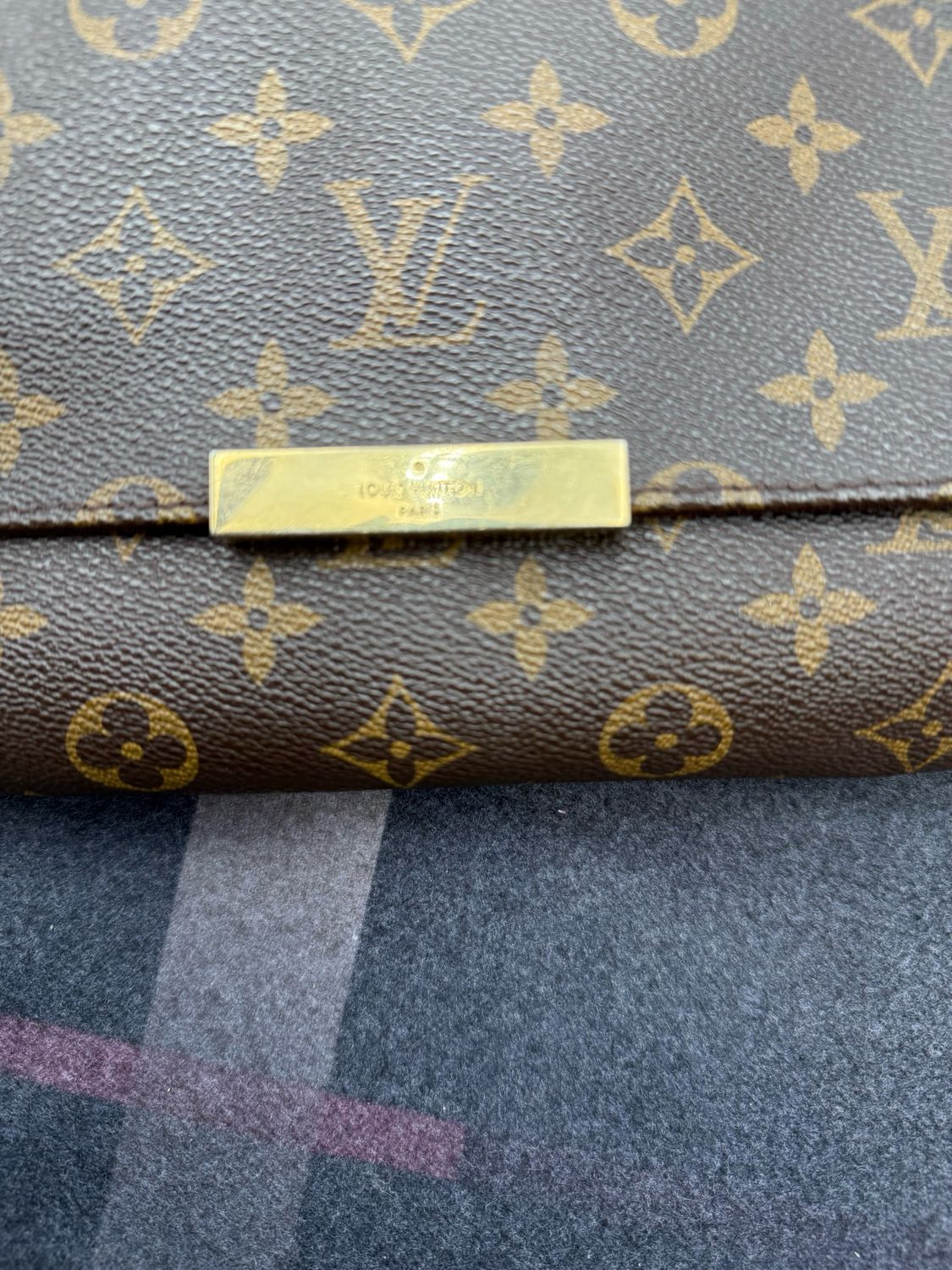 Louis Vuitton Monogram Favorite Mm Crossbody Flap Messenger