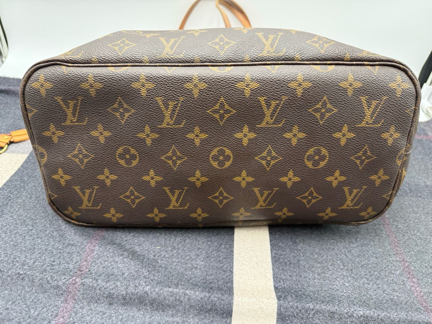 Louis Vuitton Neverfull Monogram MM Tote Shoulder Bag