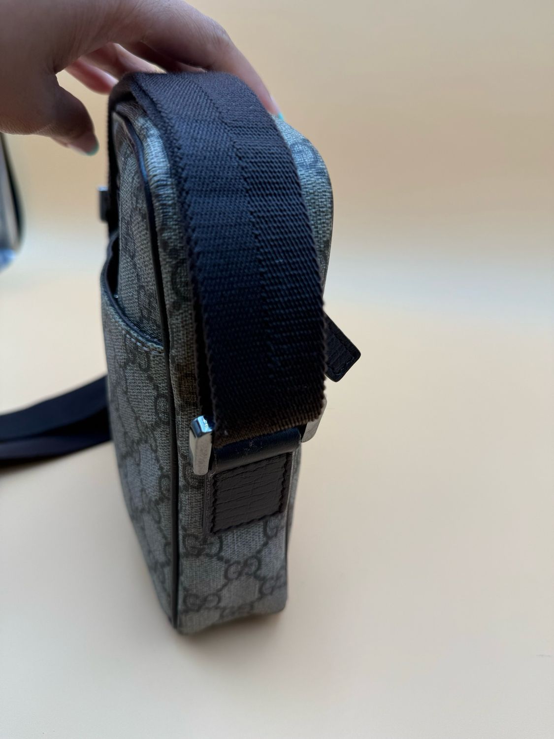 Gucci Supreme Plus Messenger Camera