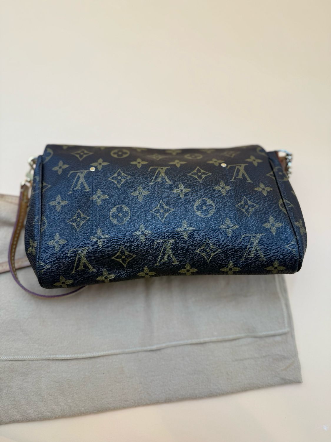 Louis Vuitton Monogram Favorite Mm Flap Clutch Crossbody