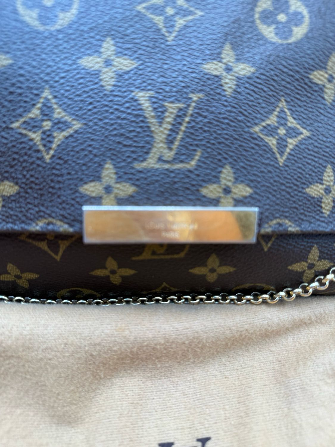 Louis Vuitton Monogram Favorite Mm Flap Clutch Crossbody