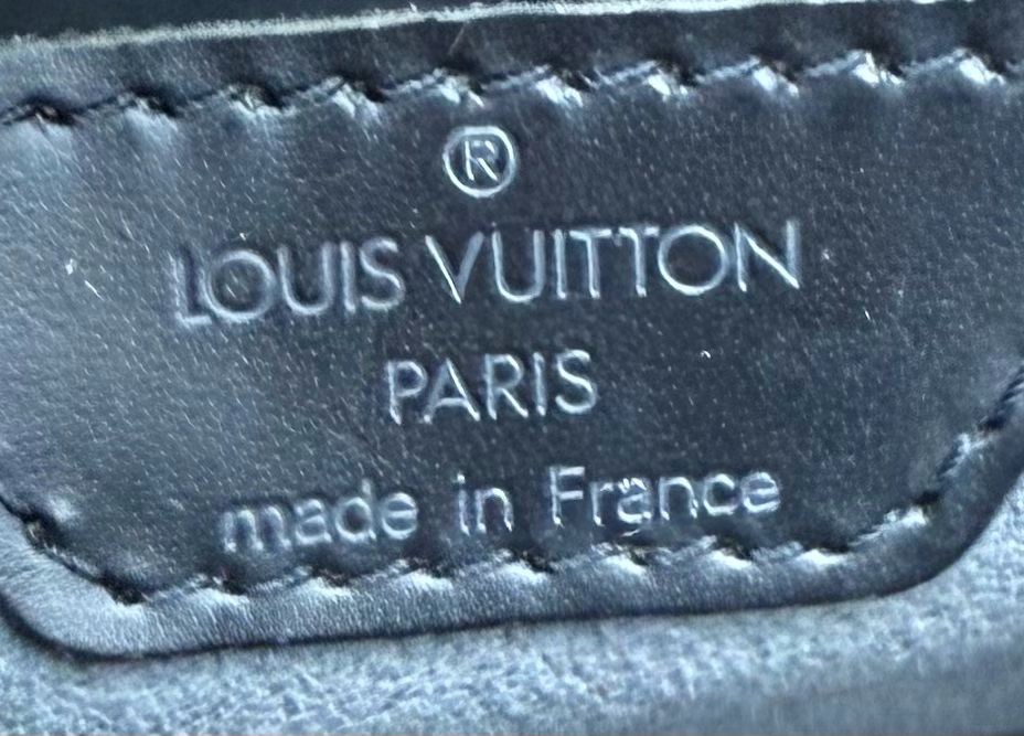 Louis Vuitton Saint Jacques Pm Epi Black