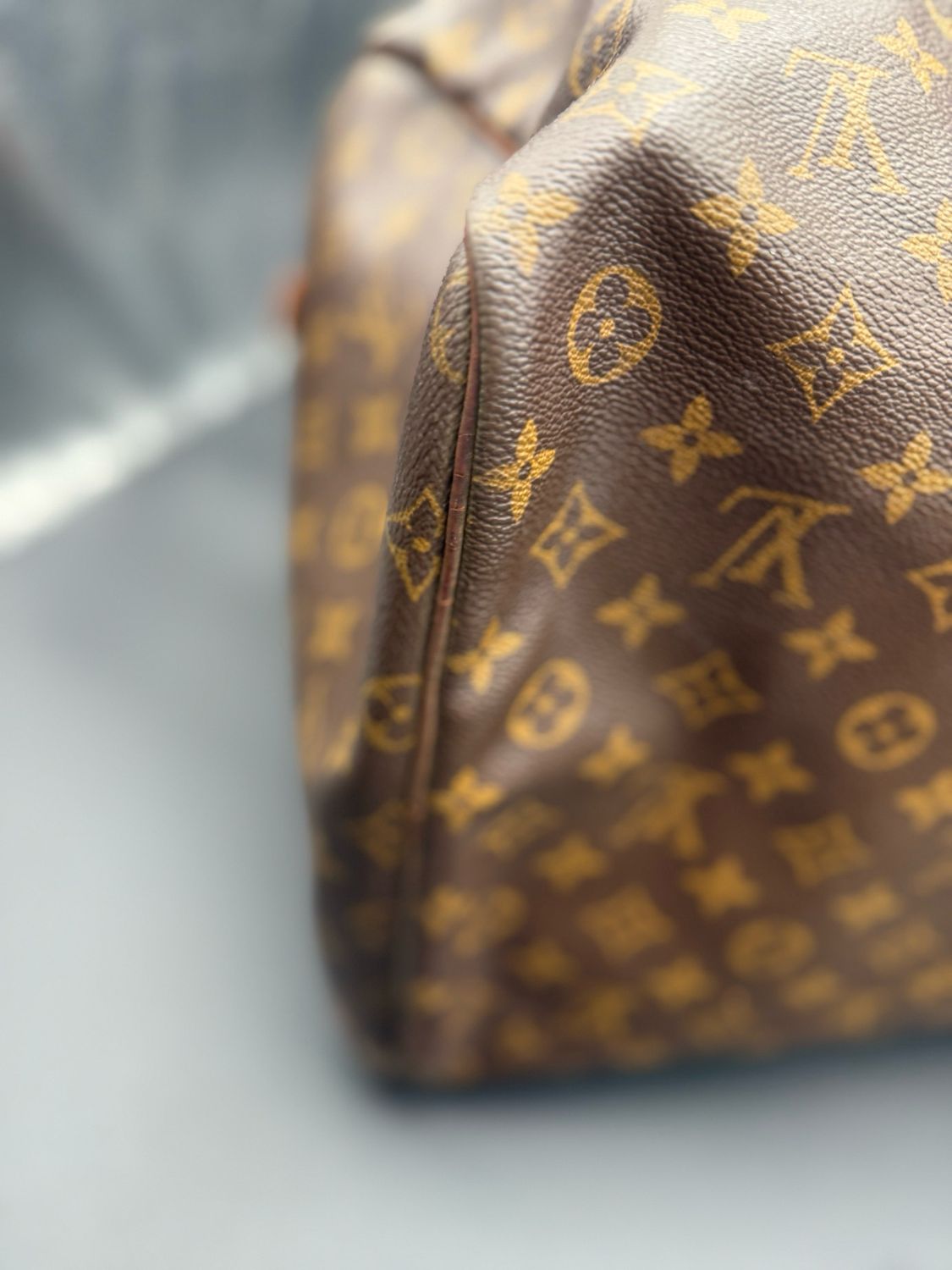 Louis Vuitton Monogram Keepall 60 Satchel Luggage Travel Bag