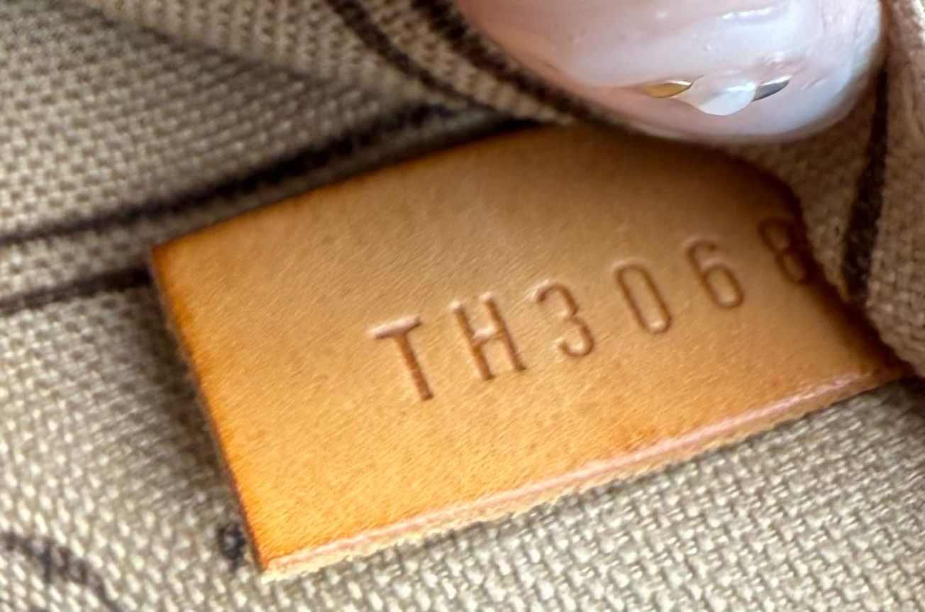 Louis Vuitton Monogram Neverfull GM Tote Shoulder Bag