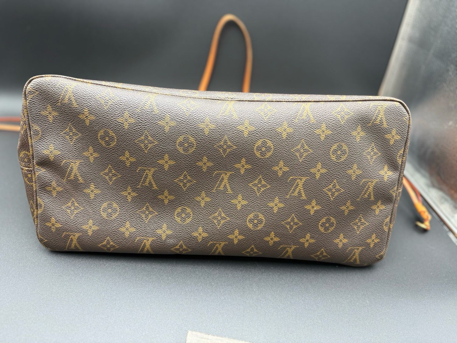 Louis Vuitton Monogram Neverfull GM Tote Shoulder Bag