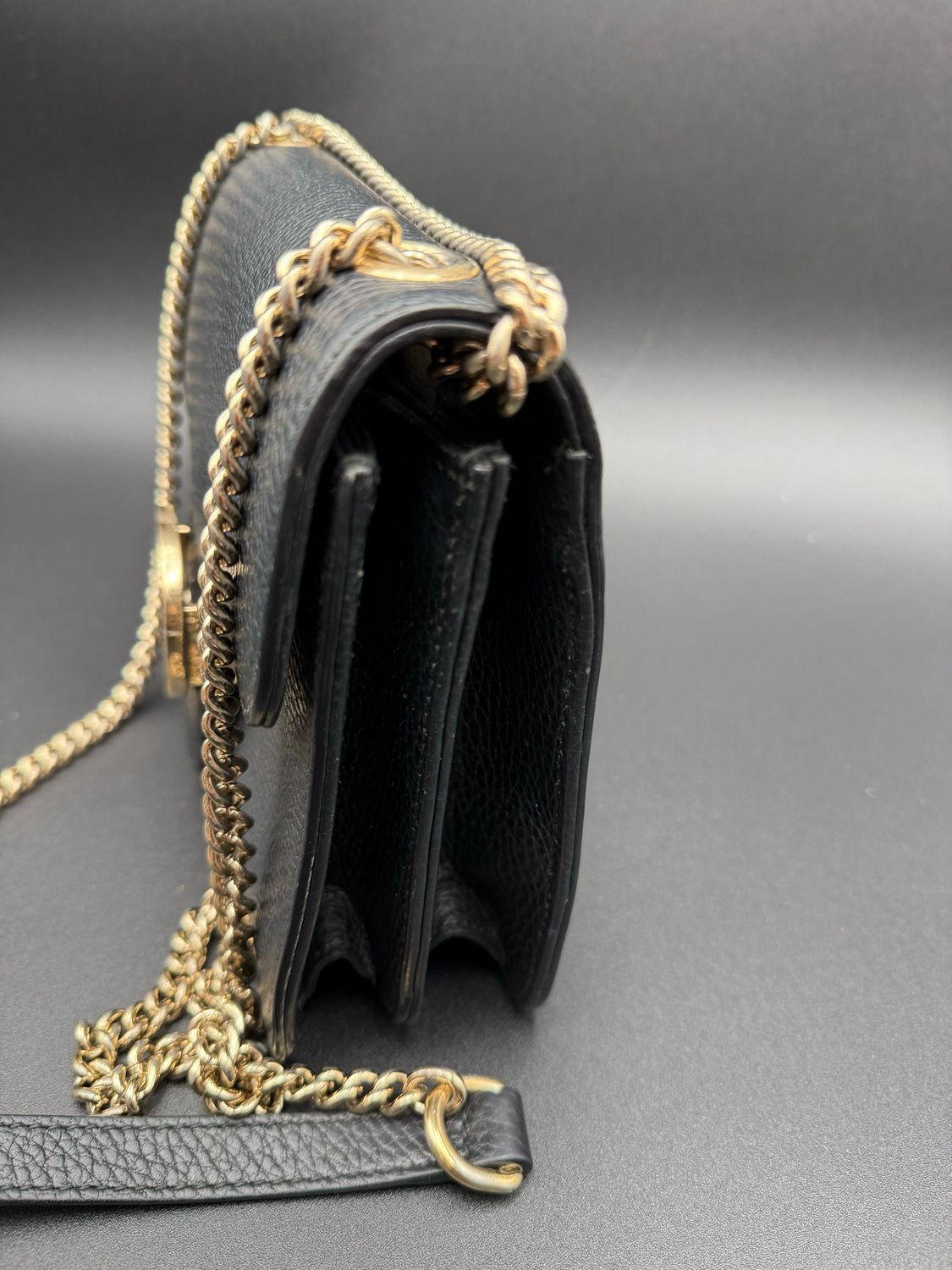 Gucci Pebbled Leather Sling Black Messenger Dollar Interlocking Small