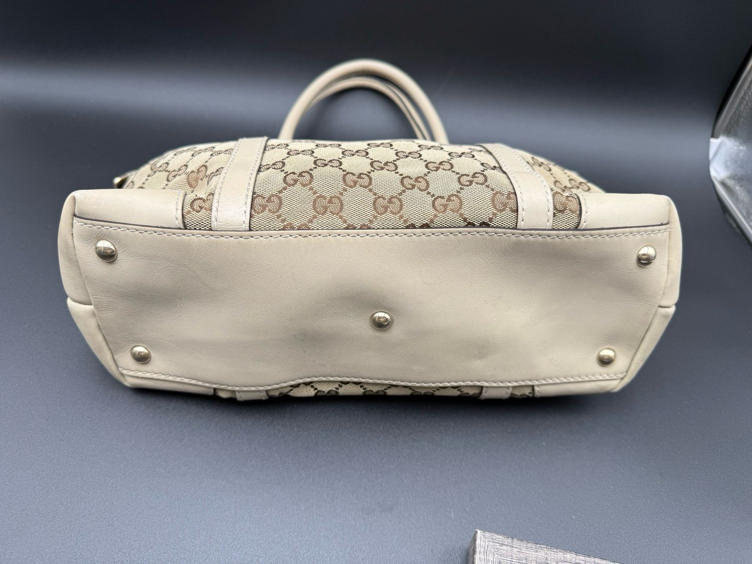 Gucci Monogram Lovely Tote Zipper