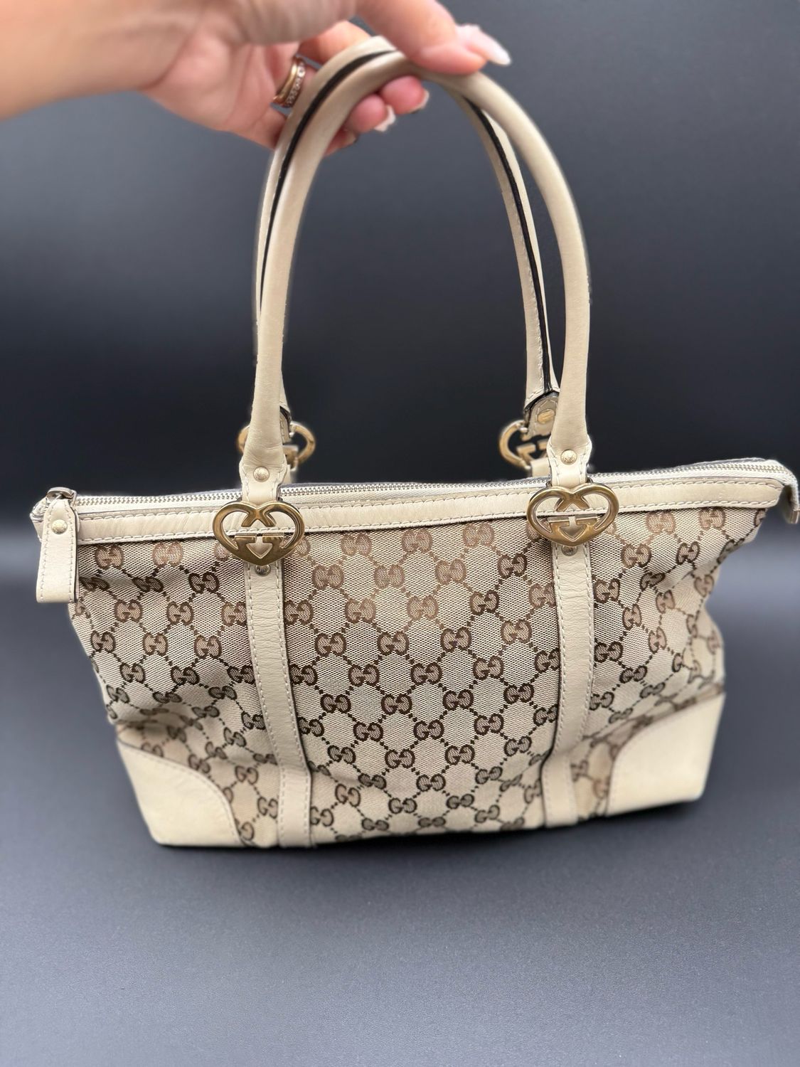Gucci Monogram Lovely Tote Zipper