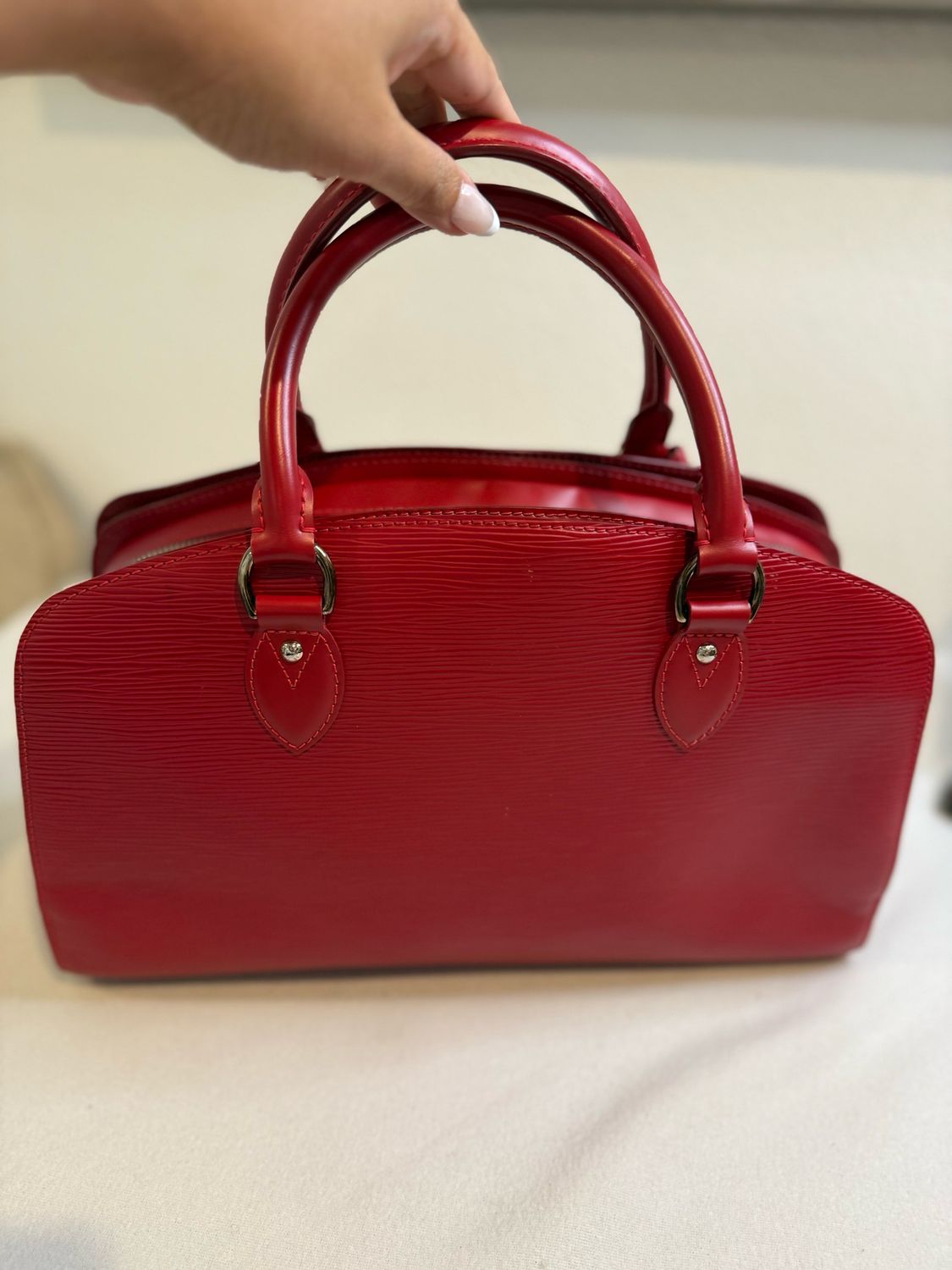 Louis Vuitton Pont Neuf Epi NM Red Handbag