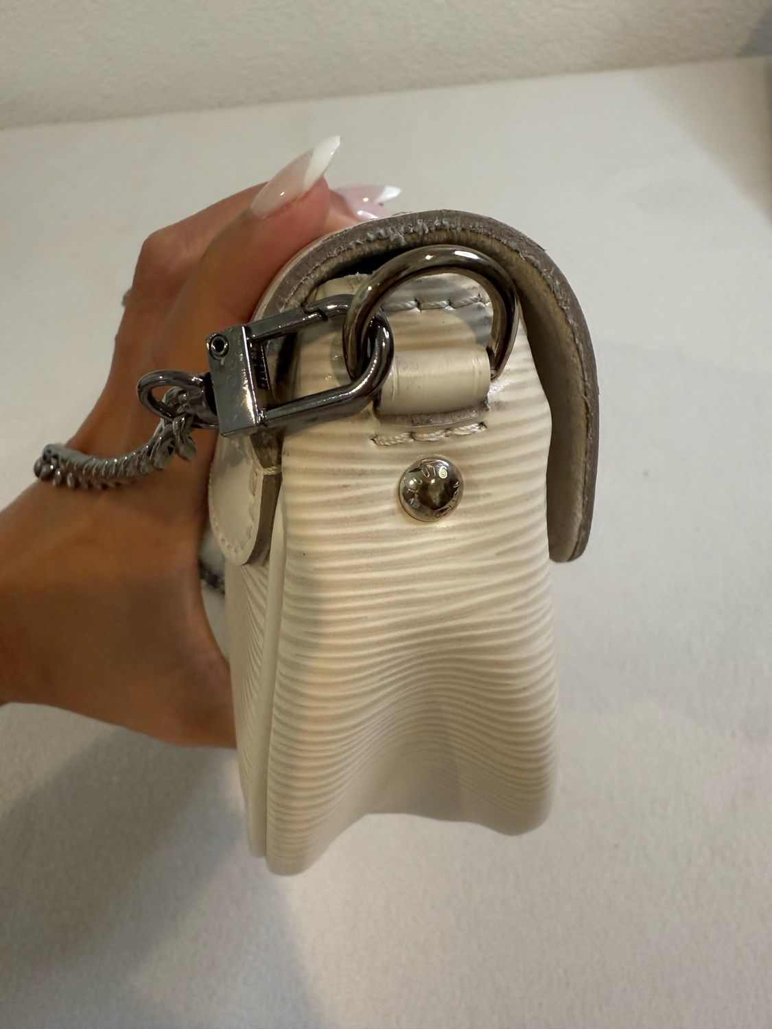 Louis Vuitton Montaigne Epi Leather White Shoulder Hobo 