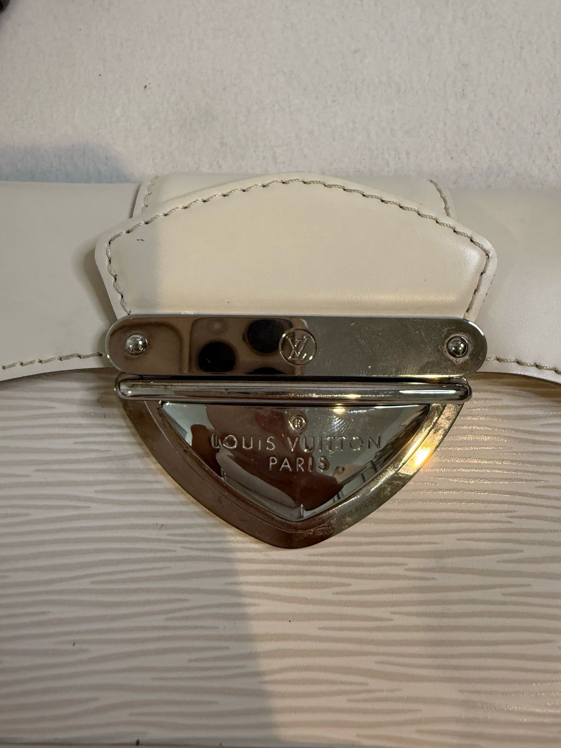 Louis Vuitton Montaigne Epi Leather White Shoulder Hobo 