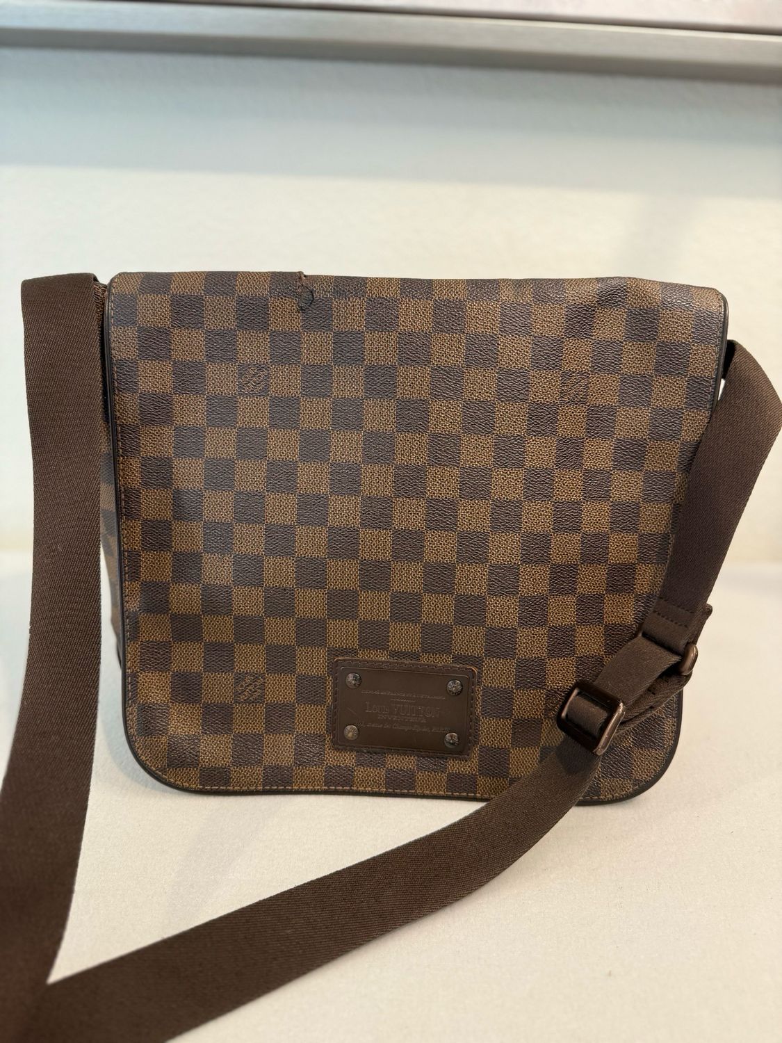 Louis Vuitton Messenger Damier Ebene Brooklyn Mm Crossbody Sling