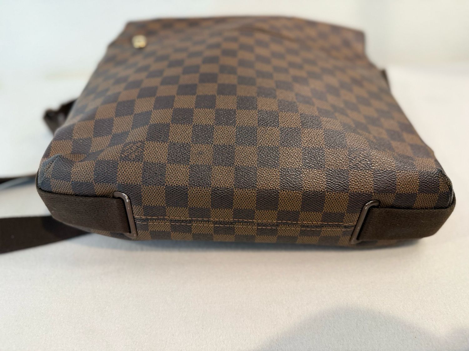 Louis Vuitton Messenger Damier Ebene Brooklyn Mm Crossbody Sling