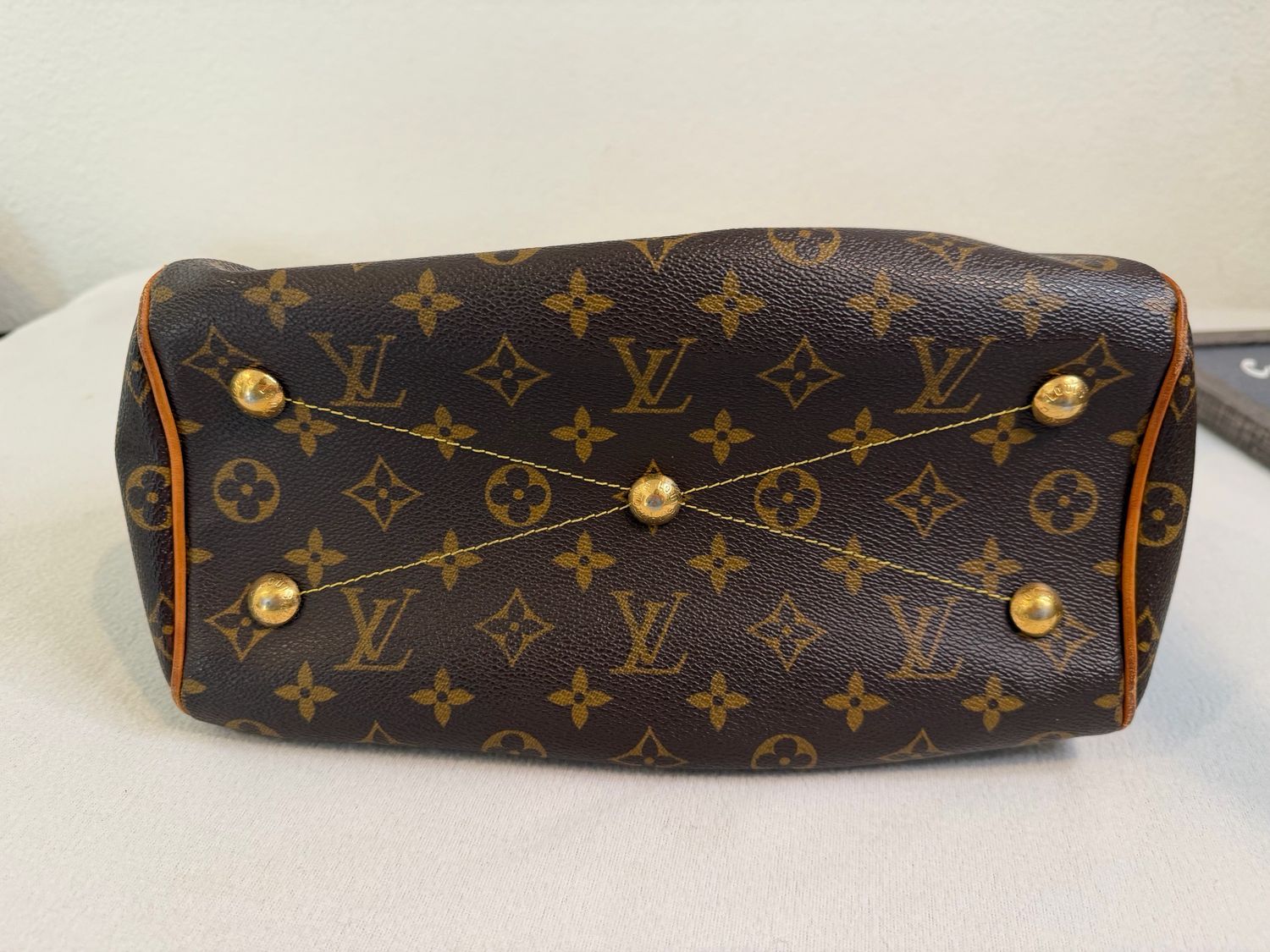 Louis Vuitton Monogram Tivoli Pm Handbag