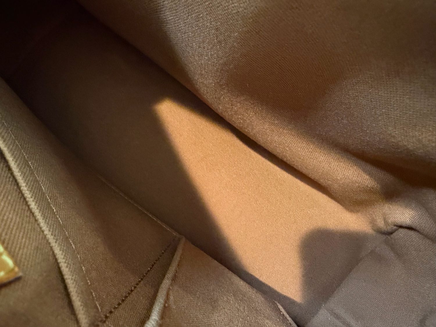 Louis Vuitton Monogram Tivoli Pm Handbag