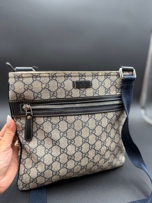Gucci Flat Messenger Supreme Crossbody Sling
