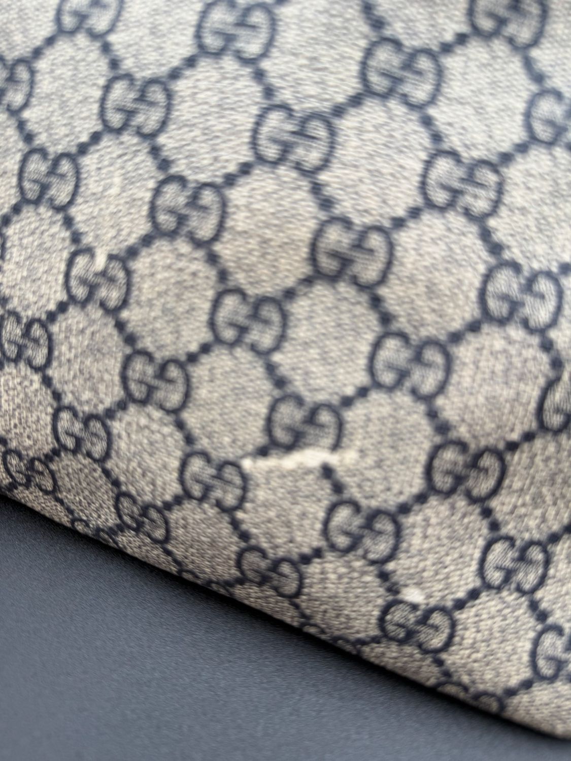 Gucci Flat Messenger Supreme Crossbody Sling