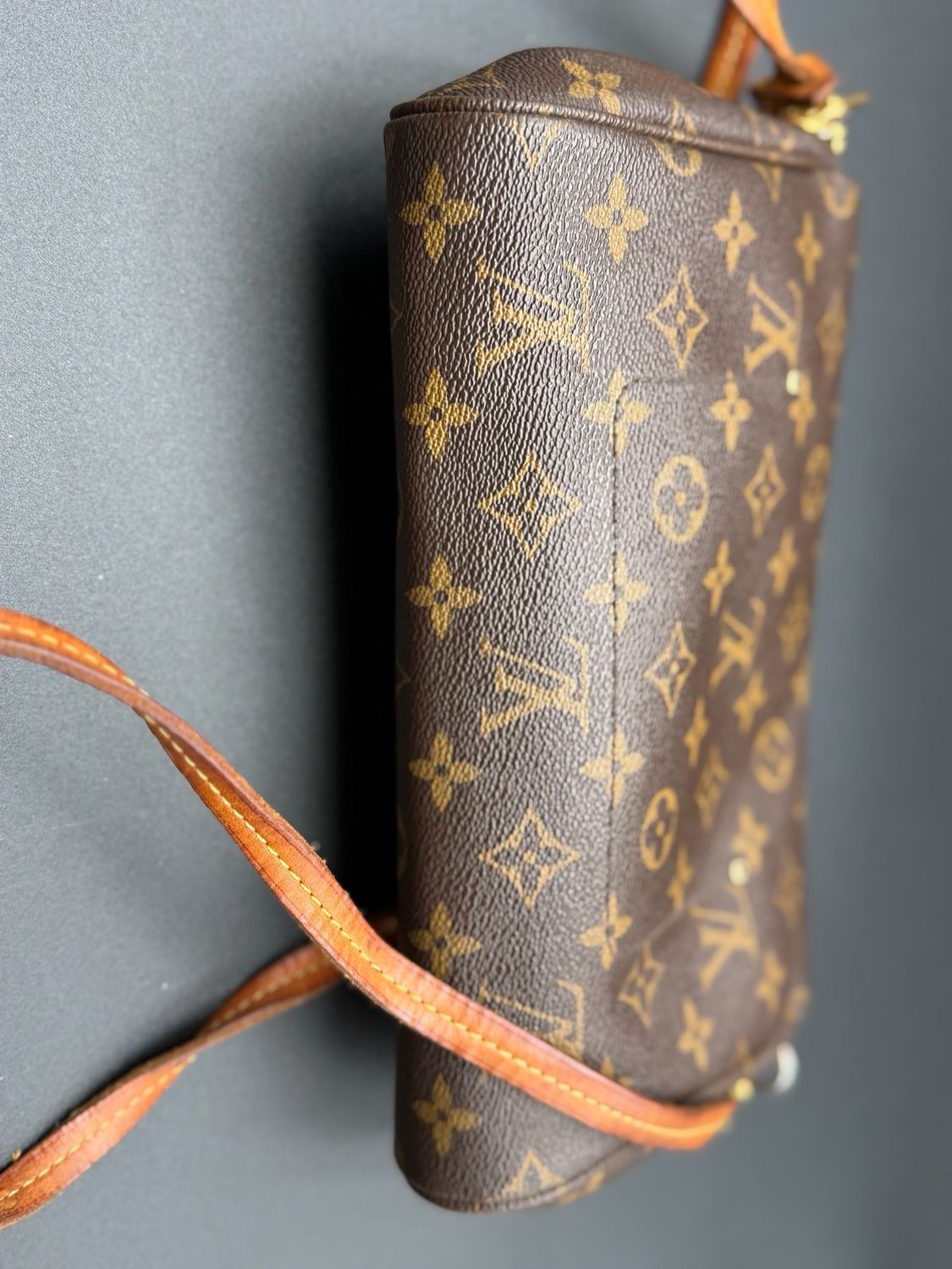Louis Vuitton Monogram Favorite Mm Crossbody Messenger