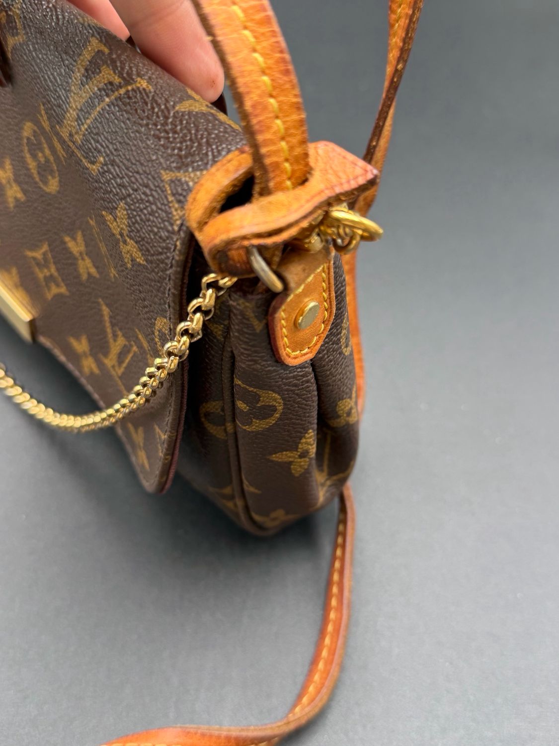 Louis Vuitton Monogram Favorite Mm Crossbody Messenger