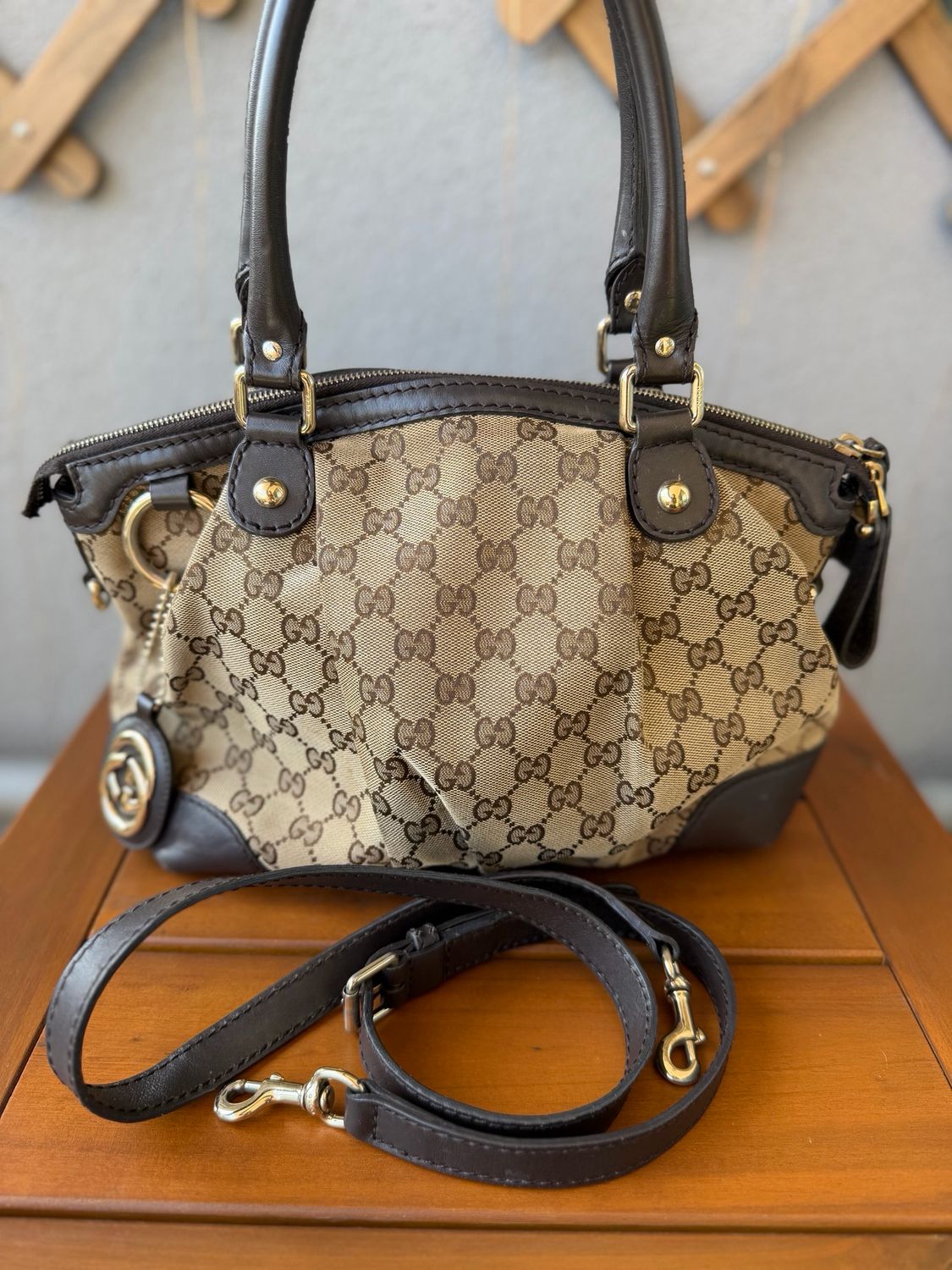 Gucci Sukey Medium Convertible Crossbody Messenger Sling