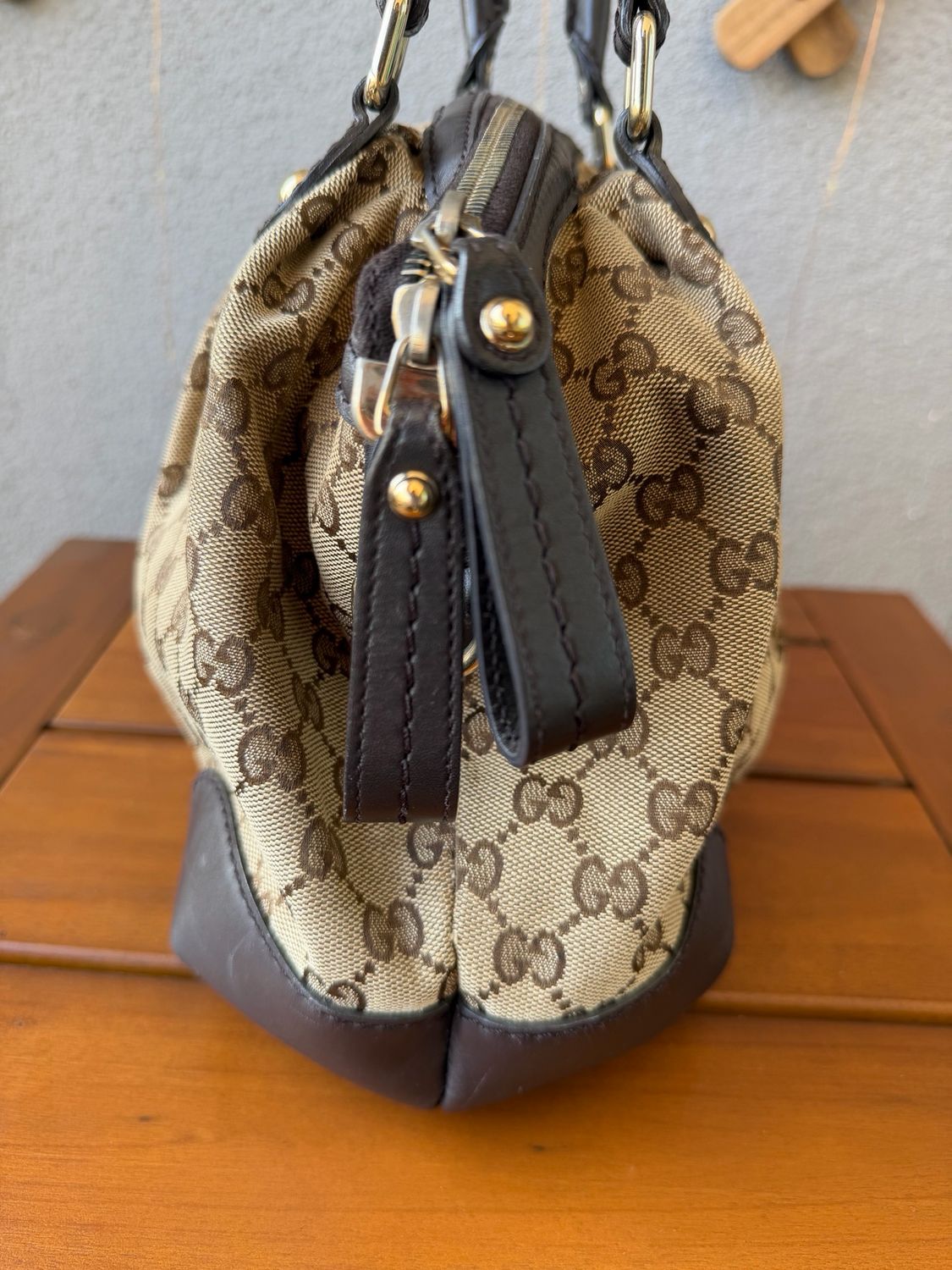 Gucci Sukey Medium Convertible Crossbody Messenger Sling