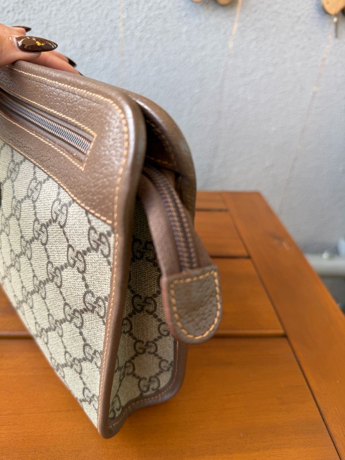 Gucci Supreme Vintage Clutch Zipper Pouch