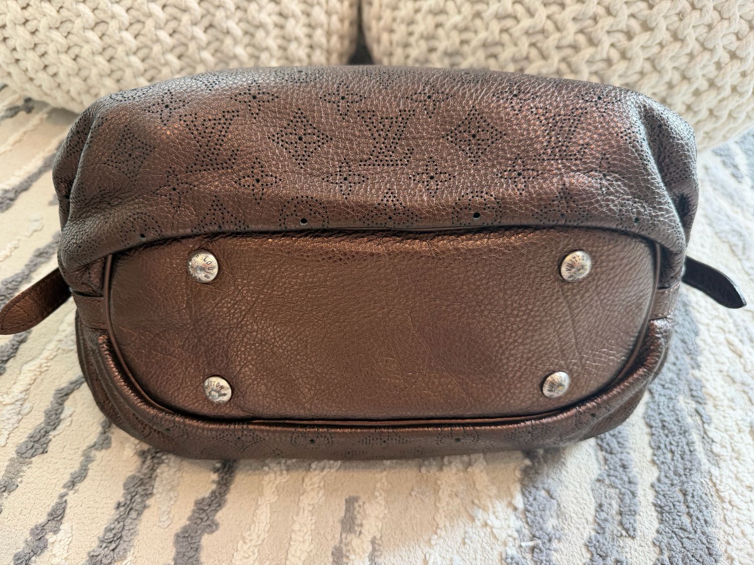 Louis Vuitton Monogram Mahina Leather Hobo Xs Shoulder Bag