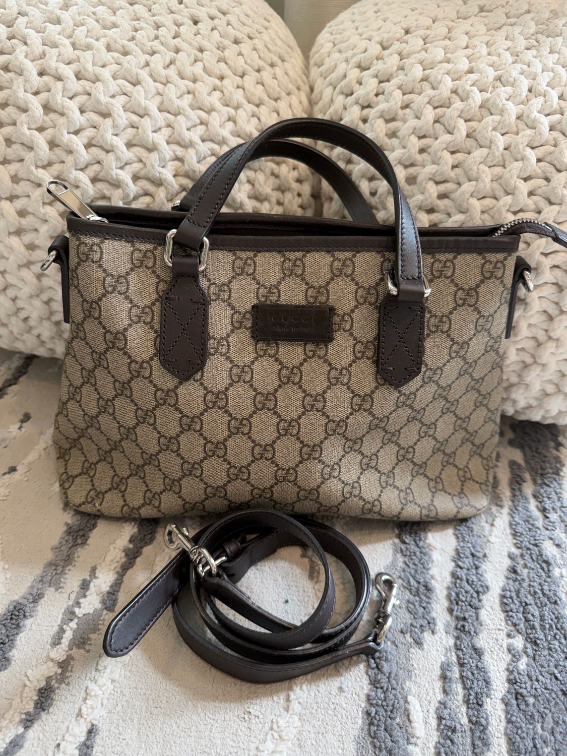 Gucci Monogram Supreme Tote Crossbody Messeger