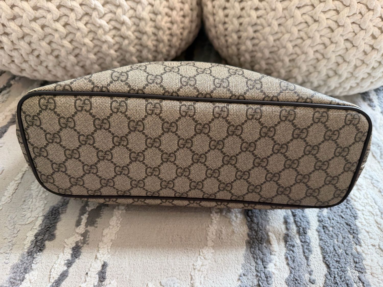 Gucci Monogram Supreme Tote Crossbody Messeger