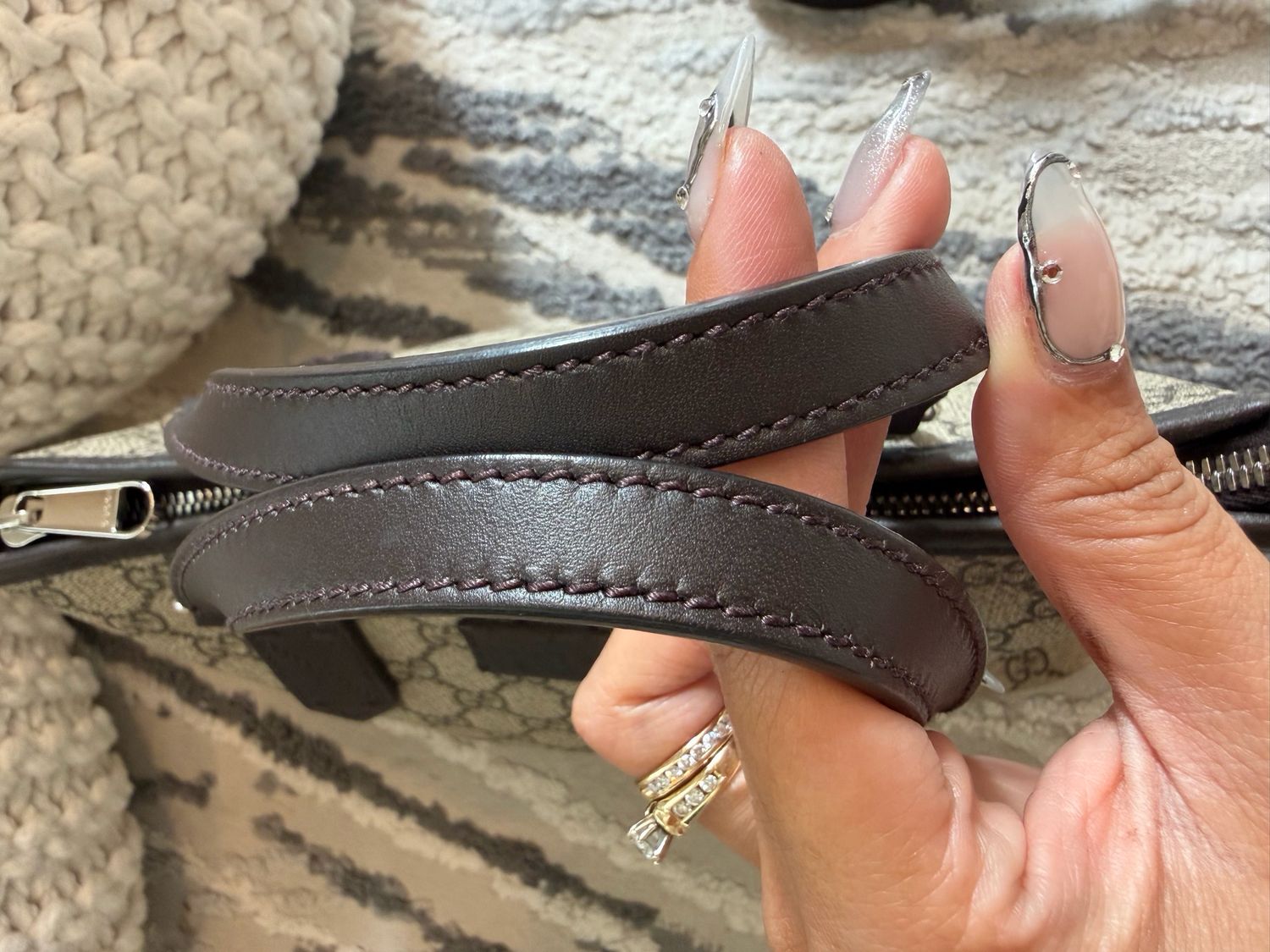 Gucci Monogram Supreme Tote Crossbody Messeger