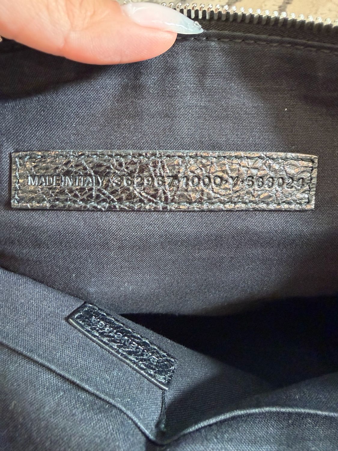 Balenciaga City Clutch Zip Around Black 