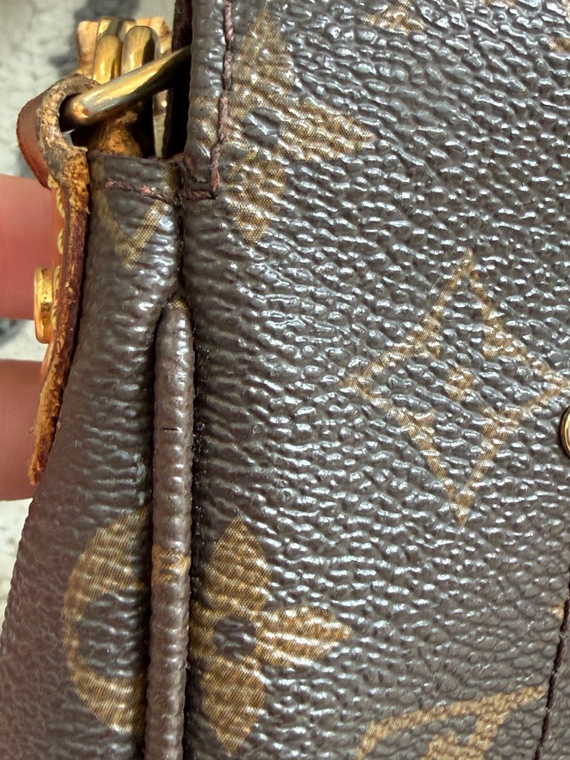 Louis Vuitton Monogram Favorite Pm Crossbody Messenger