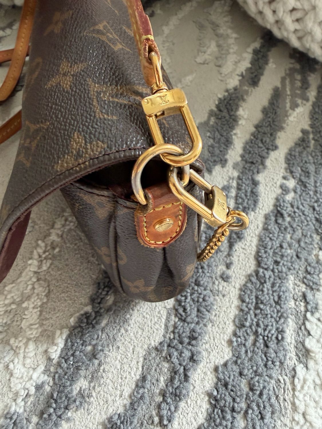 Louis Vuitton Monogram Favorite Pm Crossbody Messenger
