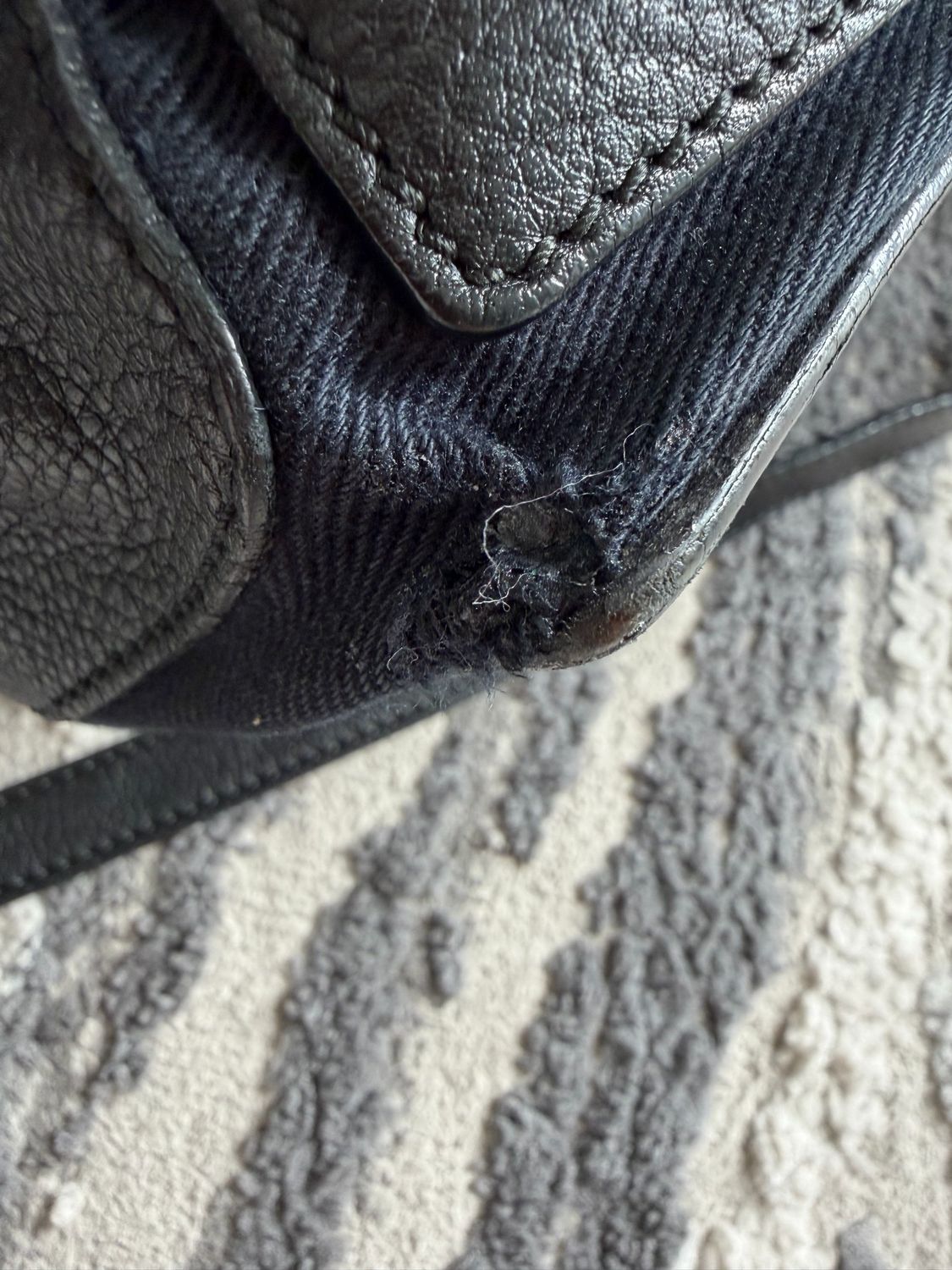 Yves Saint Laurent Muse Two Messenger Crossbody Sling