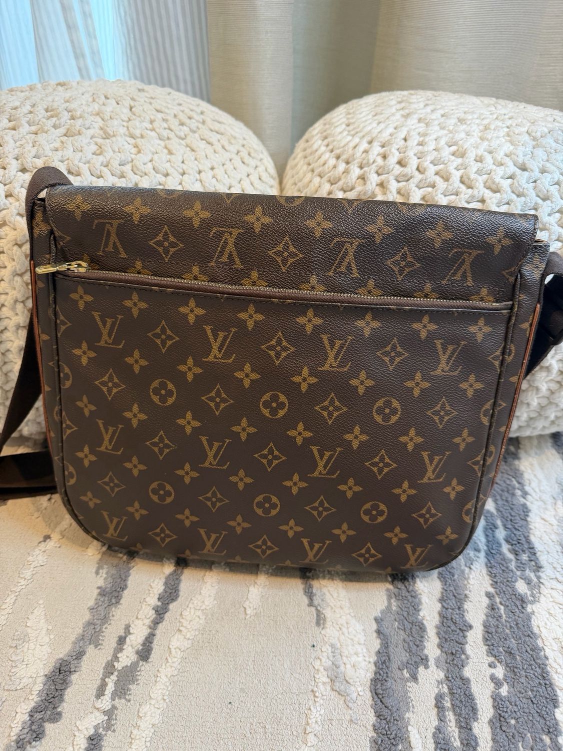 Louis Vuitton Monogram Beaubourg Mm Messenger Crossbody