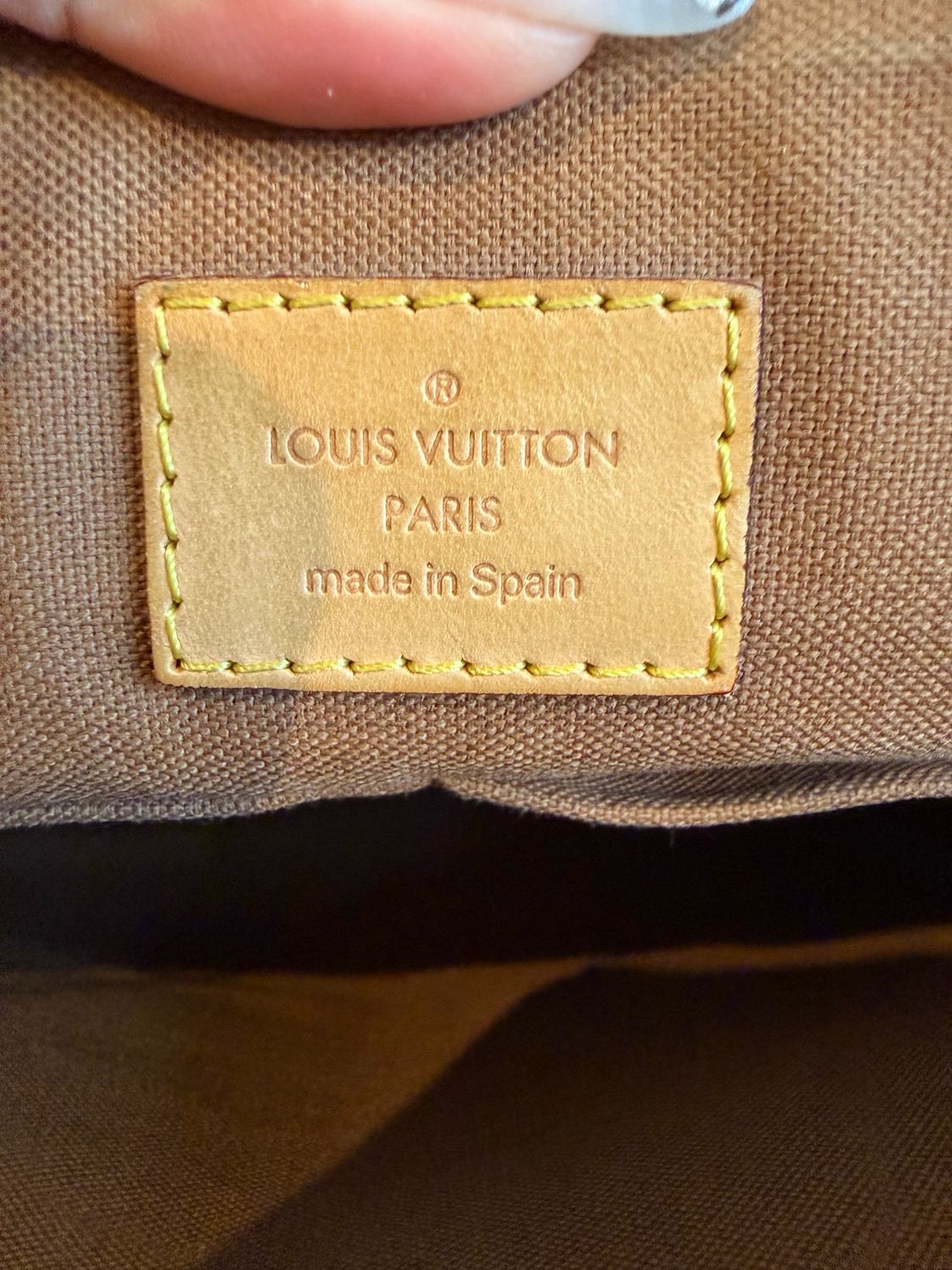 Louis Vuitton Monogram Beaubourg Mm Messenger Crossbody
