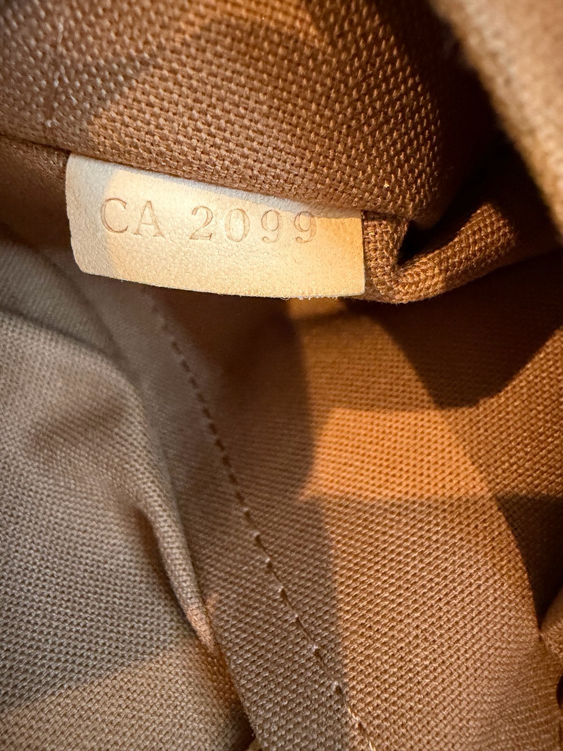 Louis Vuitton Monogram Beaubourg Mm Messenger Crossbody